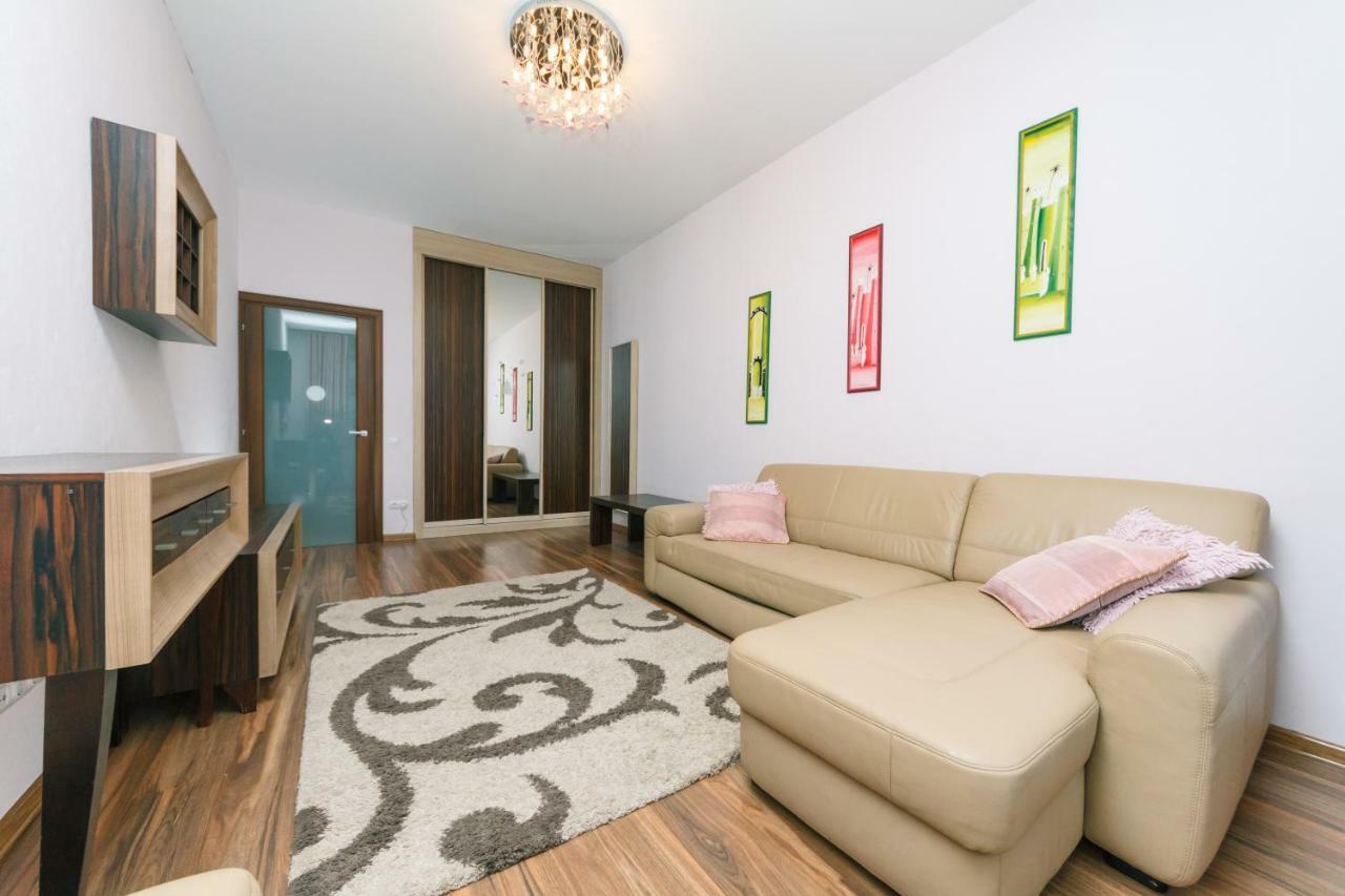 3 Комнатные Апартаменты В Центре Печерска Kyiv Exterior foto