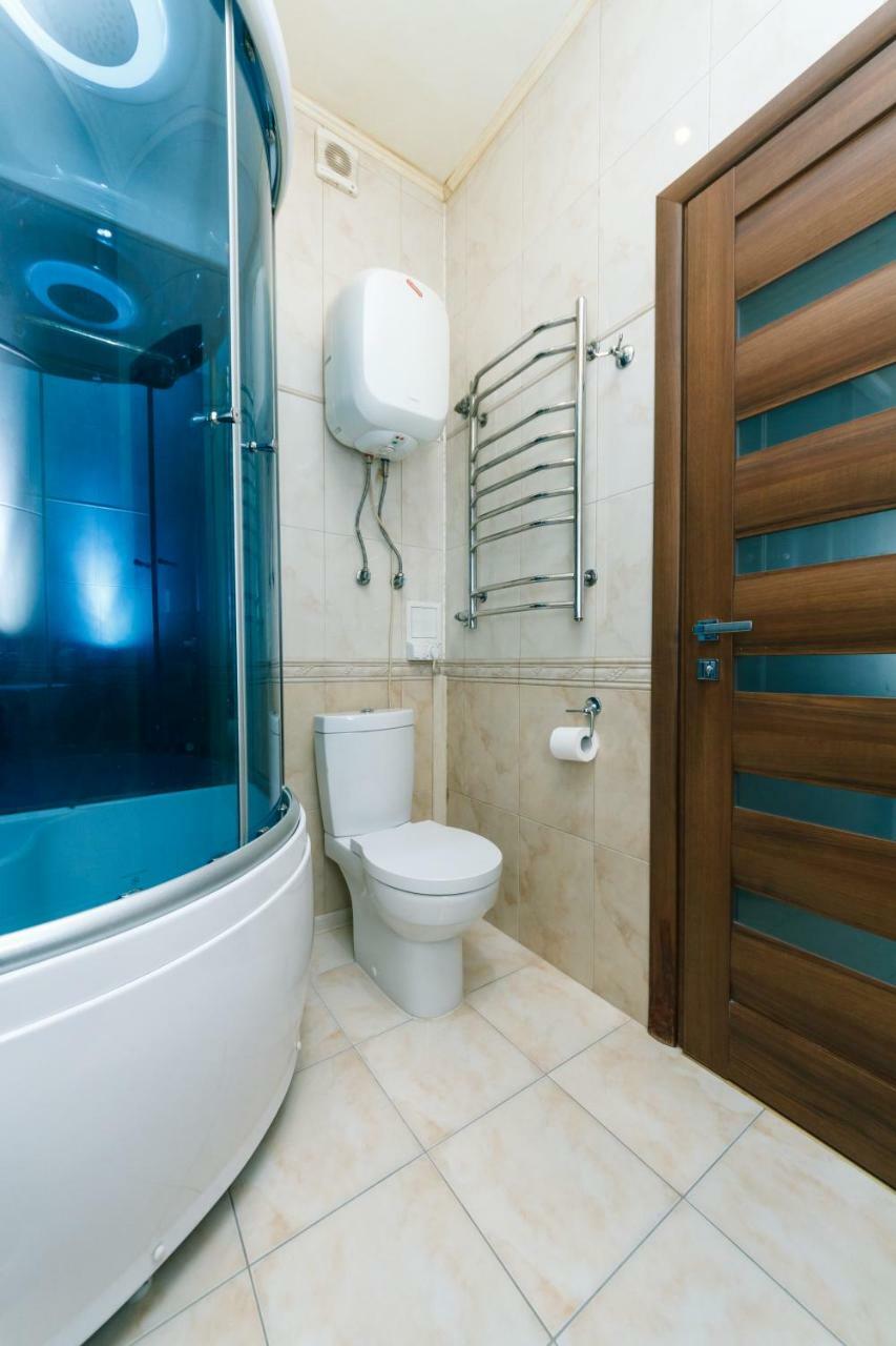3 Комнатные Апартаменты В Центре Печерска Kyiv Exterior foto