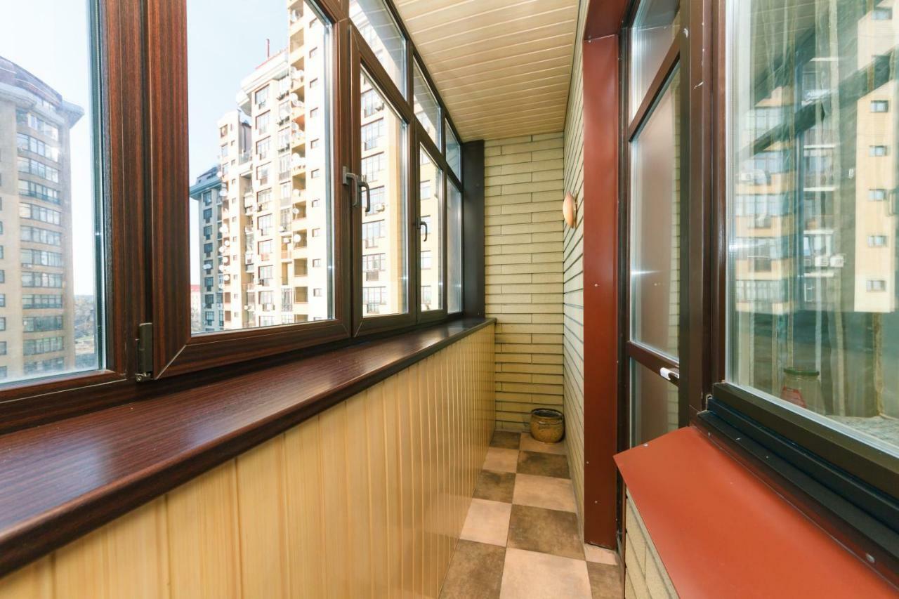 3 Комнатные Апартаменты В Центре Печерска Kyiv Exterior foto