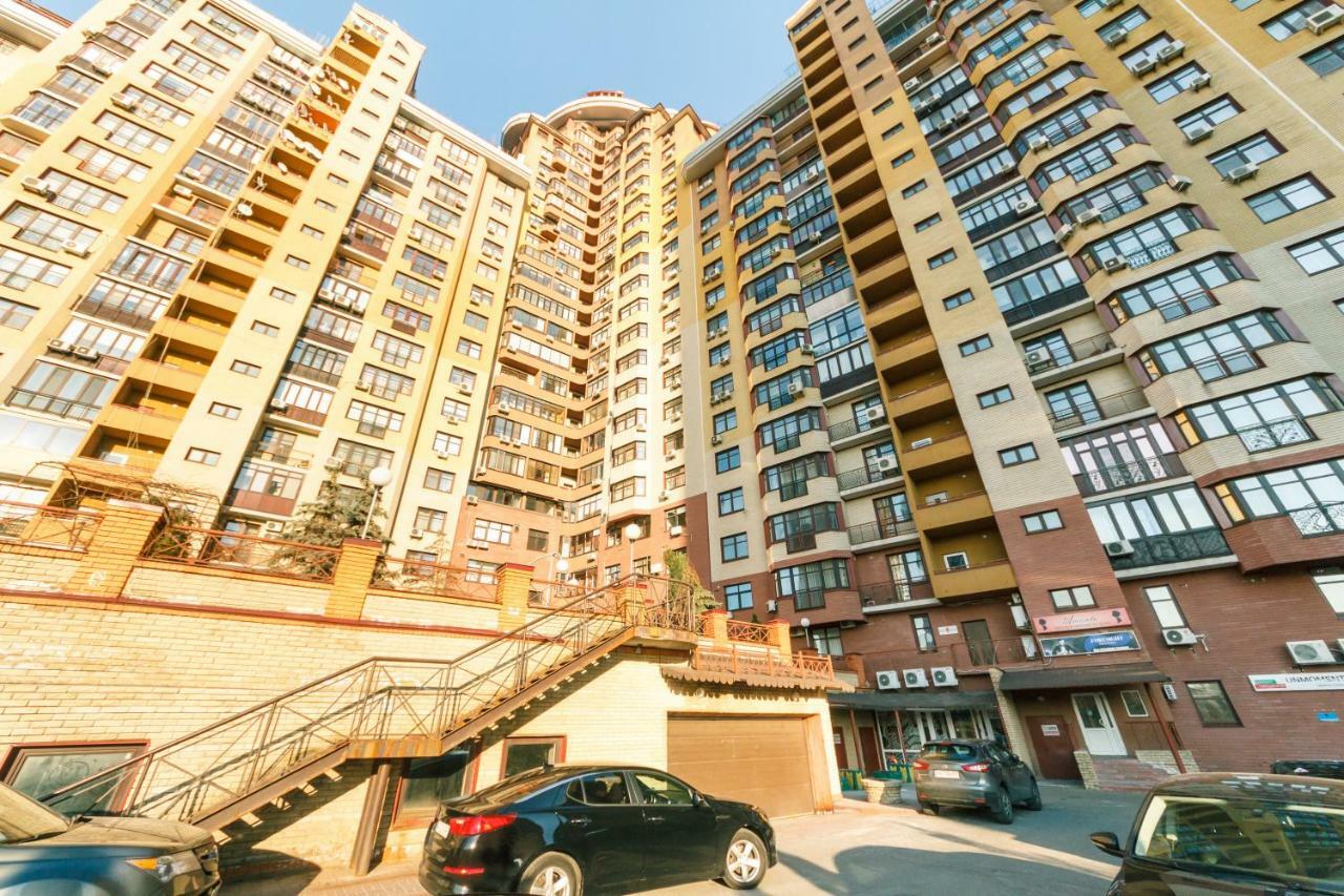 3 Комнатные Апартаменты В Центре Печерска Kyiv Exterior foto